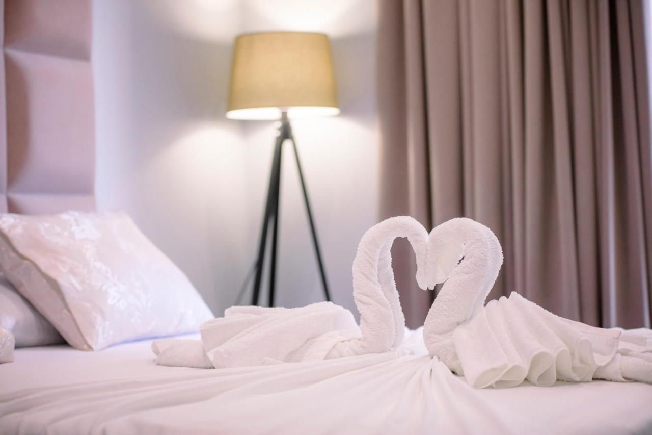 Hotel Olsi Sarandë エクステリア 写真