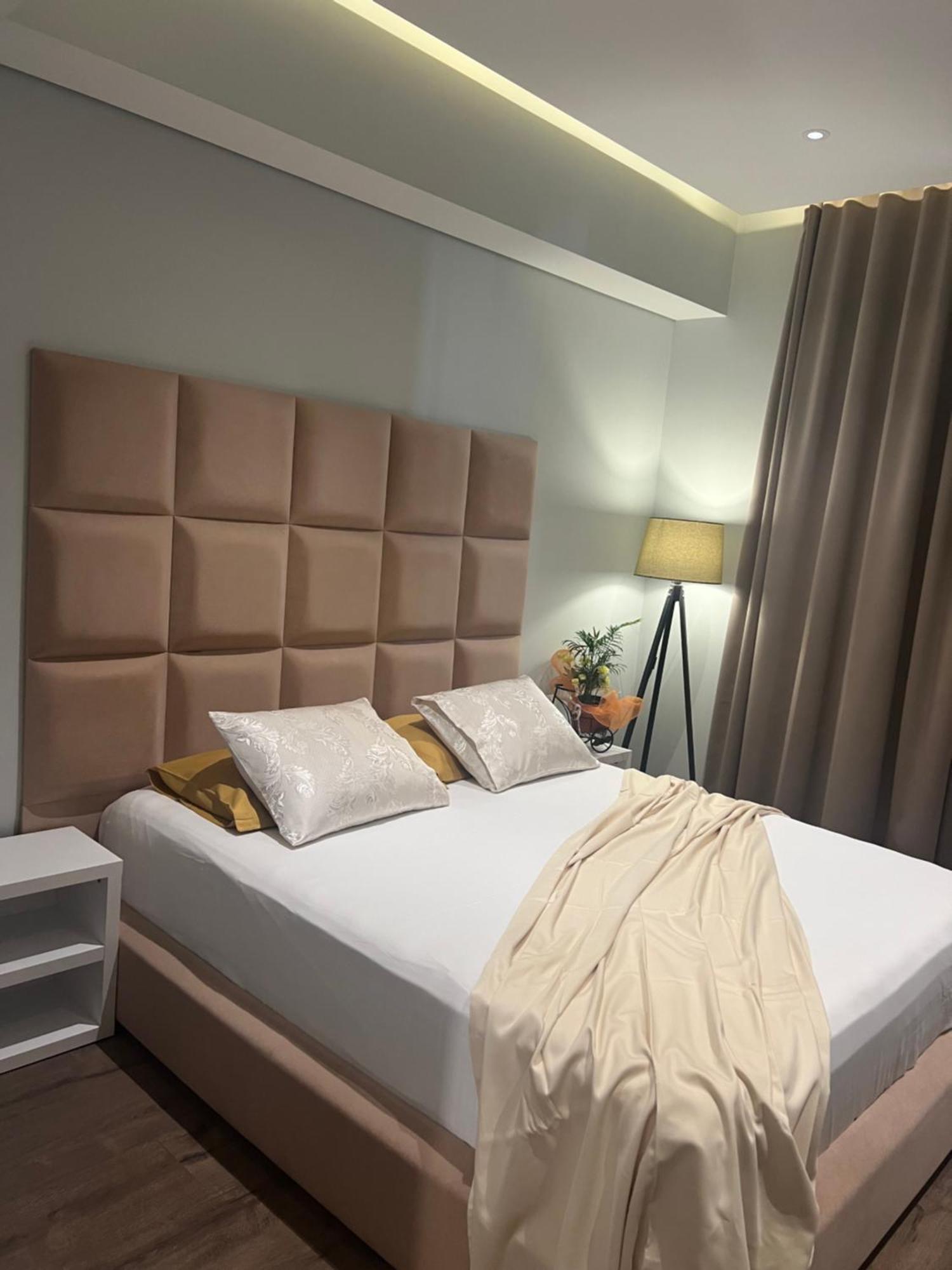 Hotel Olsi Sarandë エクステリア 写真