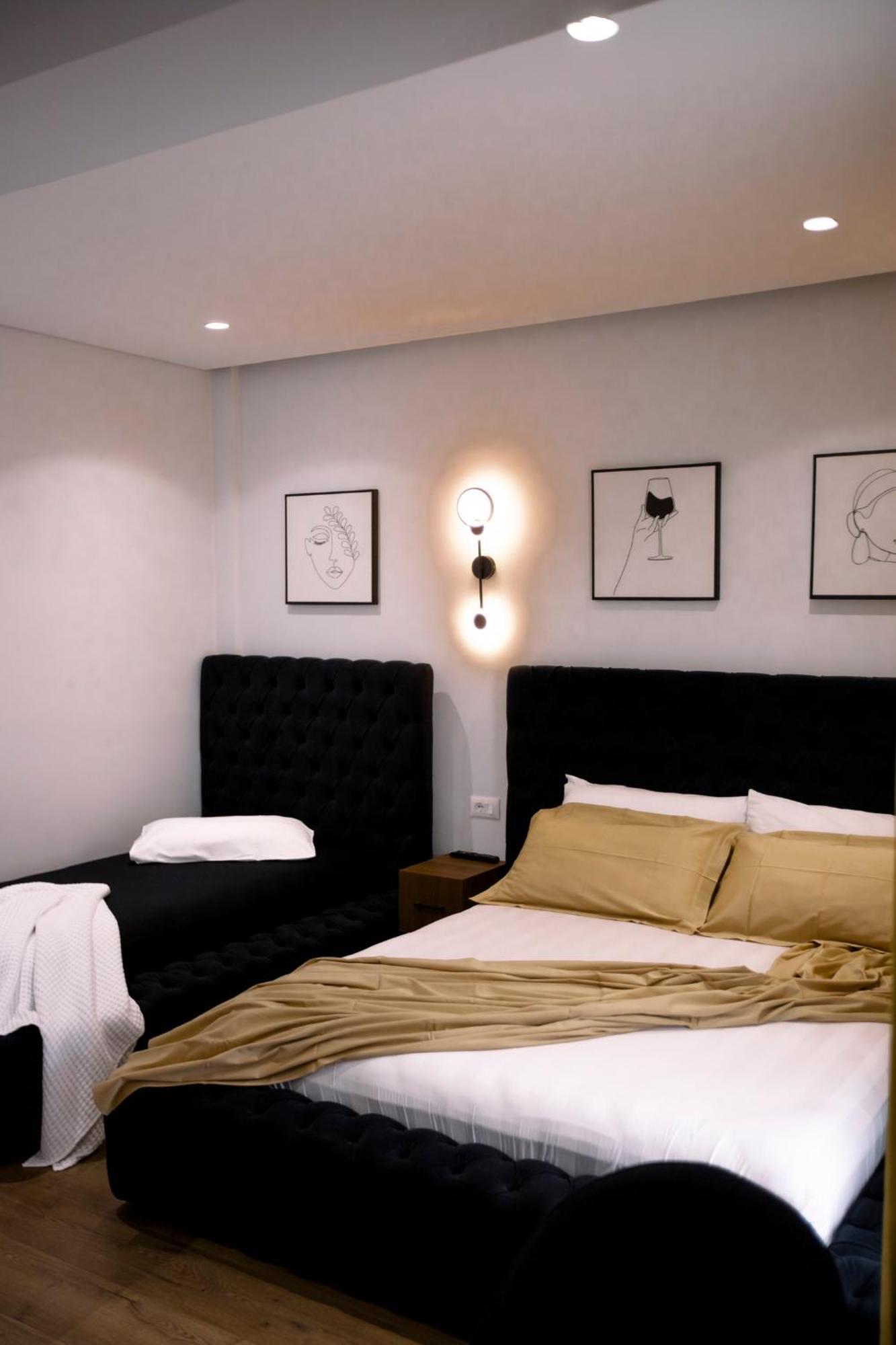 Hotel Olsi Sarandë エクステリア 写真