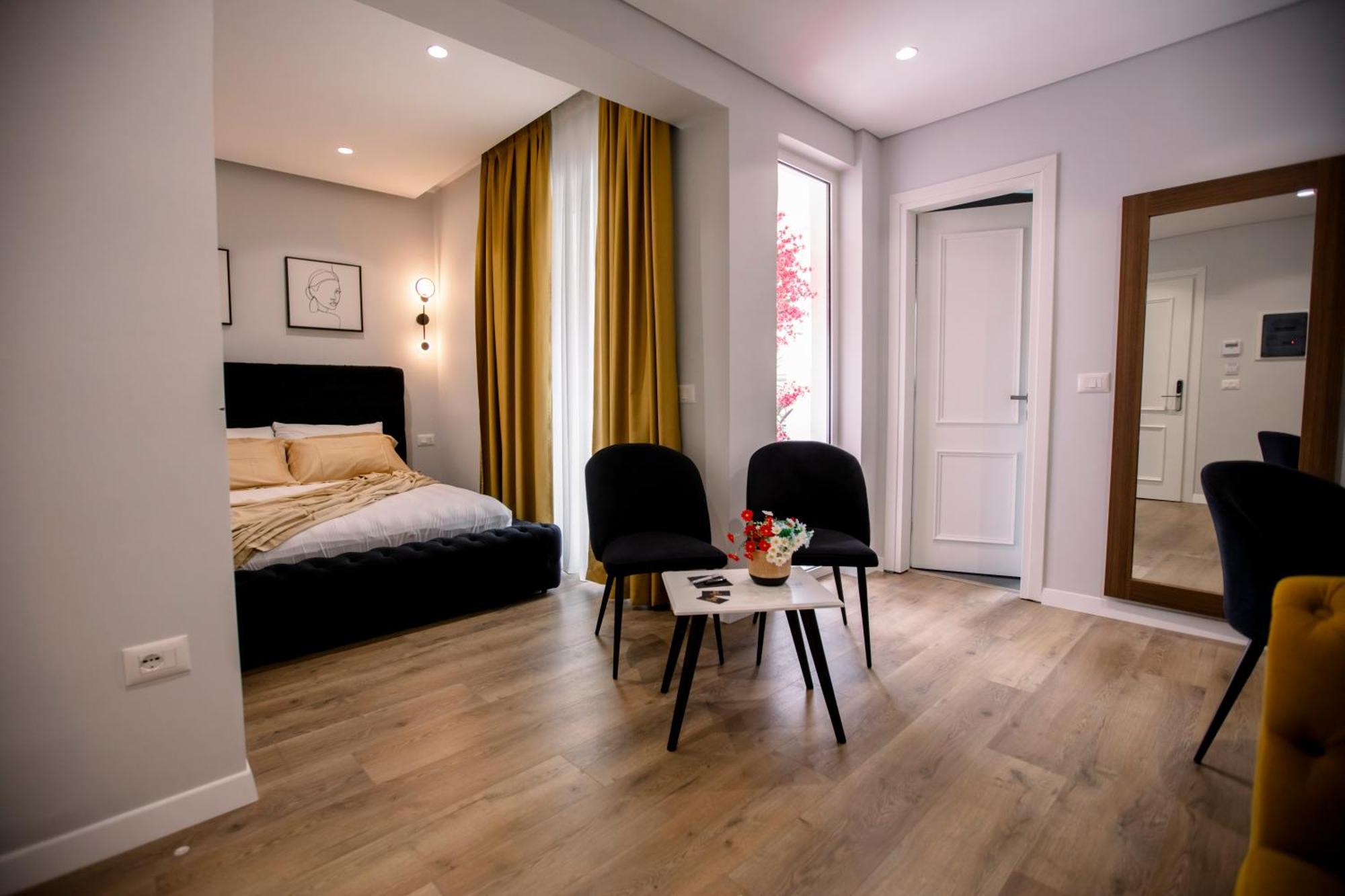 Hotel Olsi Sarandë エクステリア 写真