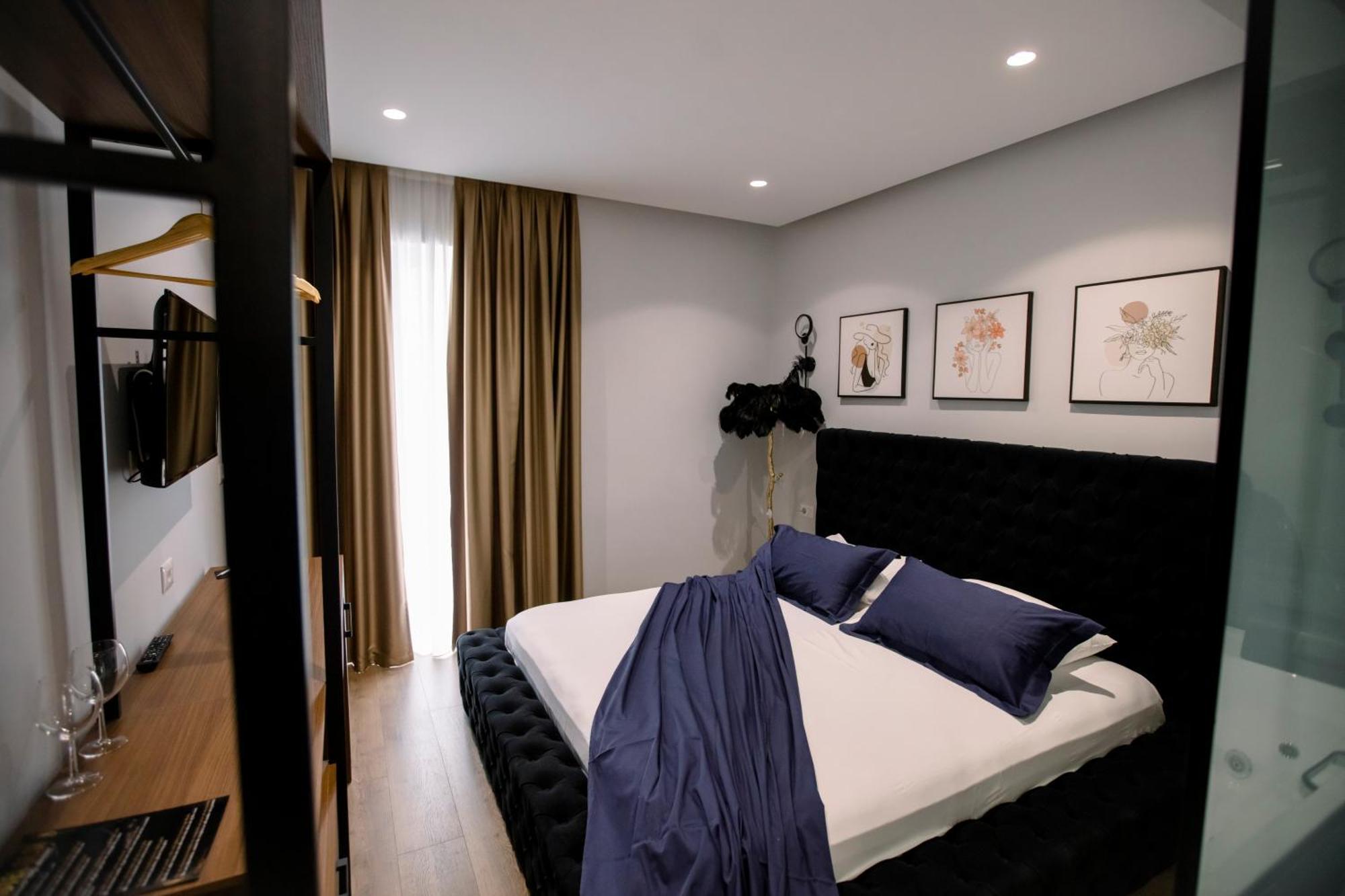 Hotel Olsi Sarandë エクステリア 写真