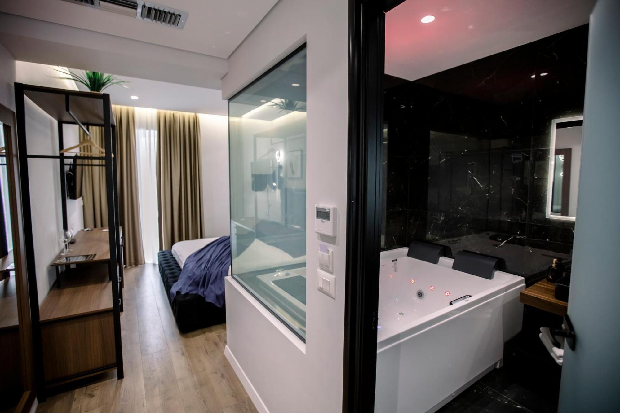 Hotel Olsi Sarandë エクステリア 写真