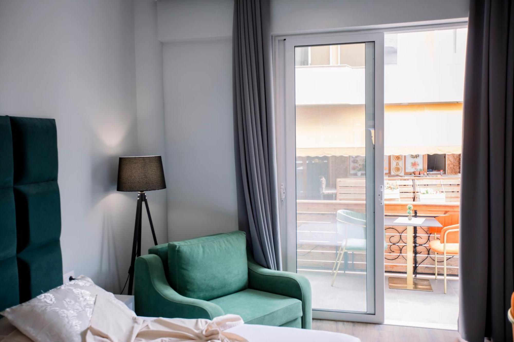 Hotel Olsi Sarandë エクステリア 写真