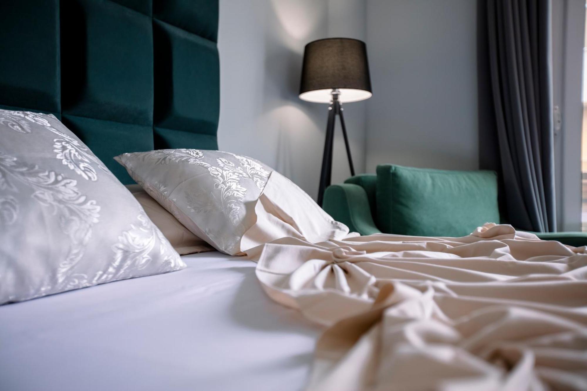 Hotel Olsi Sarandë エクステリア 写真