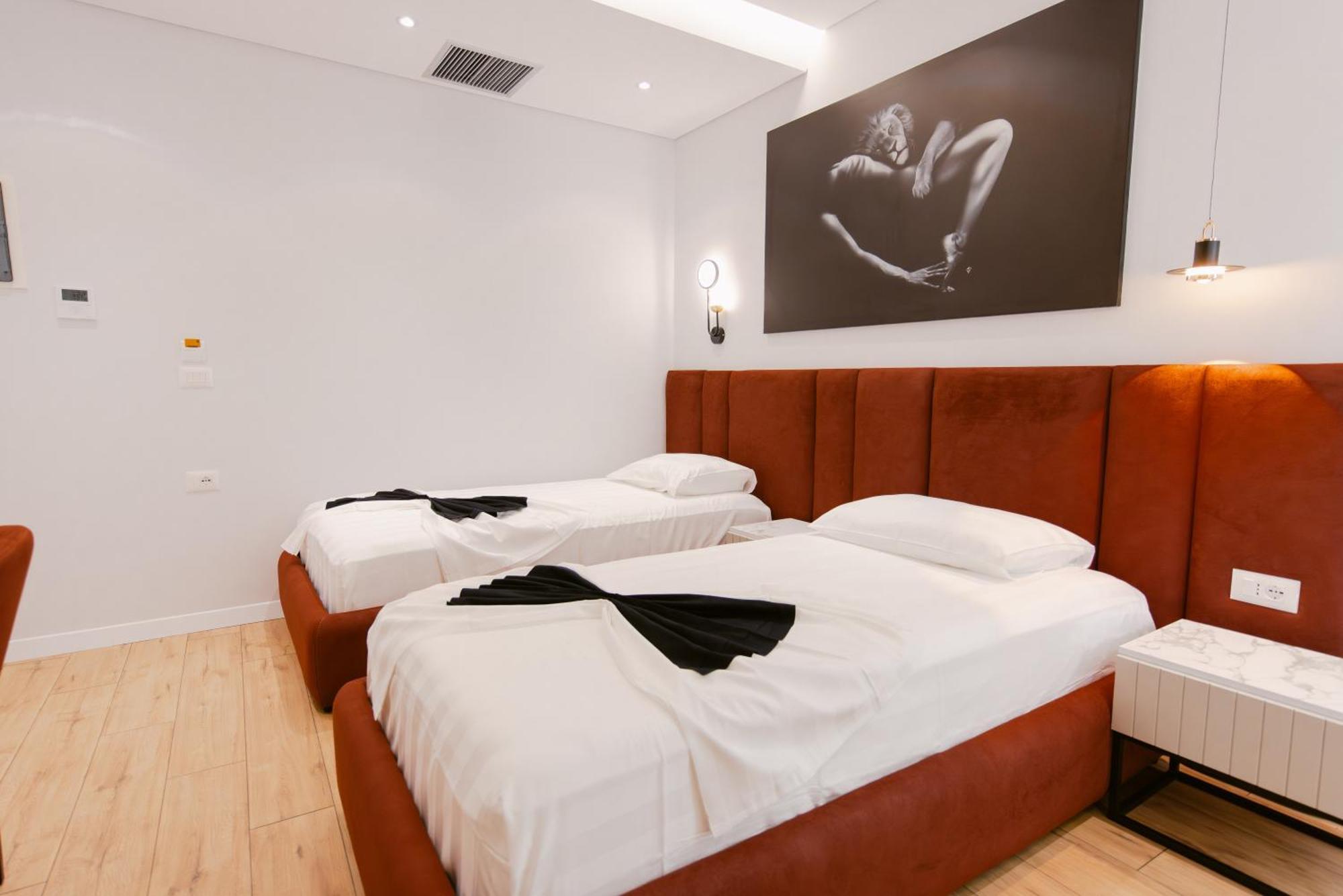 Hotel Olsi Sarandë エクステリア 写真
