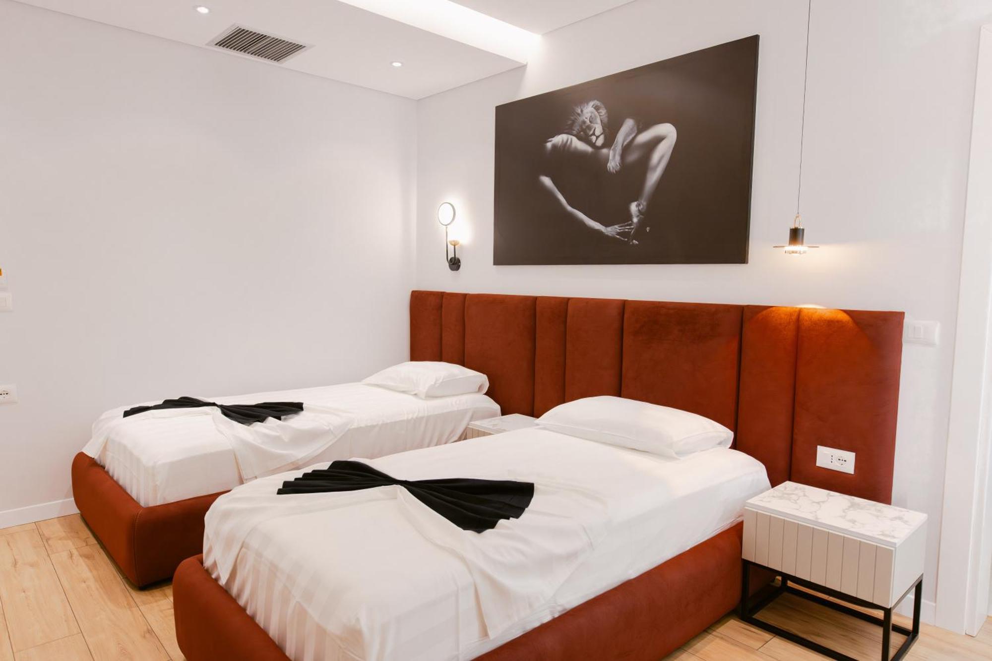 Hotel Olsi Sarandë エクステリア 写真