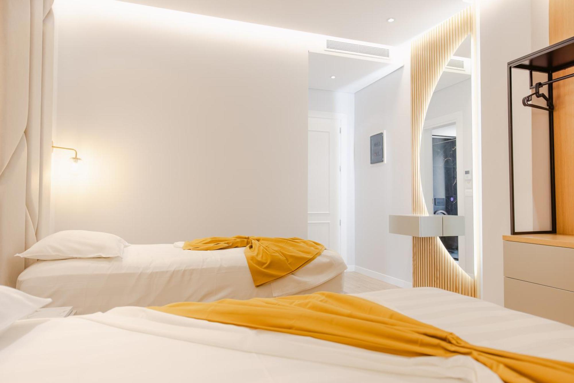 Hotel Olsi Sarandë エクステリア 写真