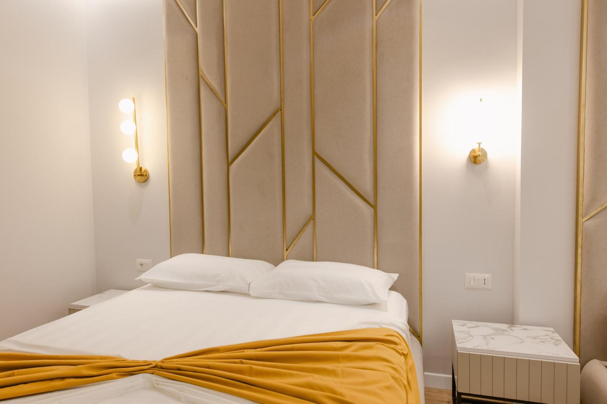 Hotel Olsi Sarandë エクステリア 写真