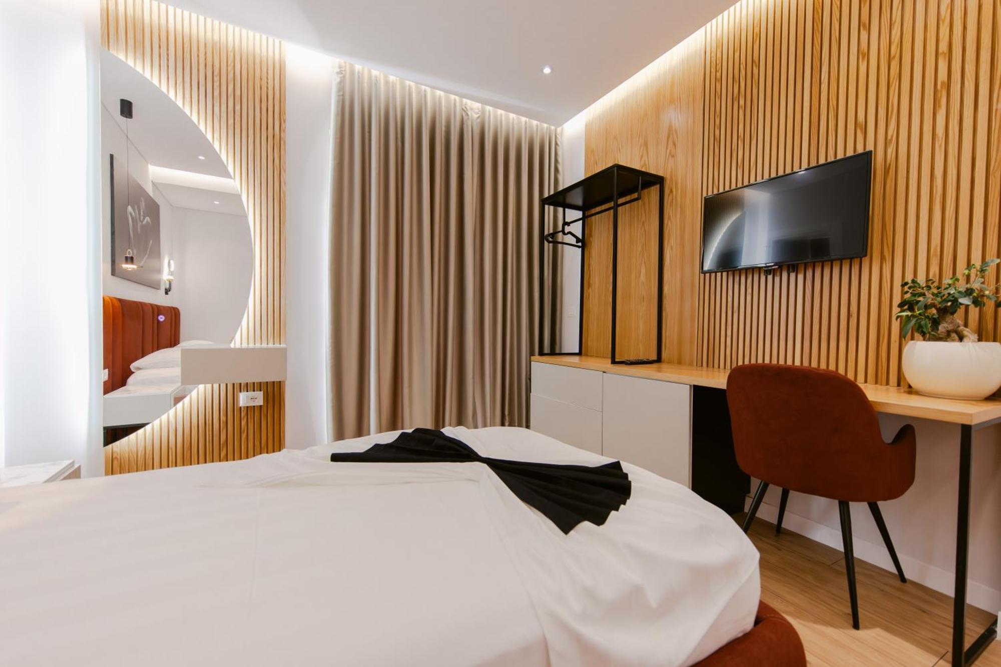 Hotel Olsi Sarandë エクステリア 写真